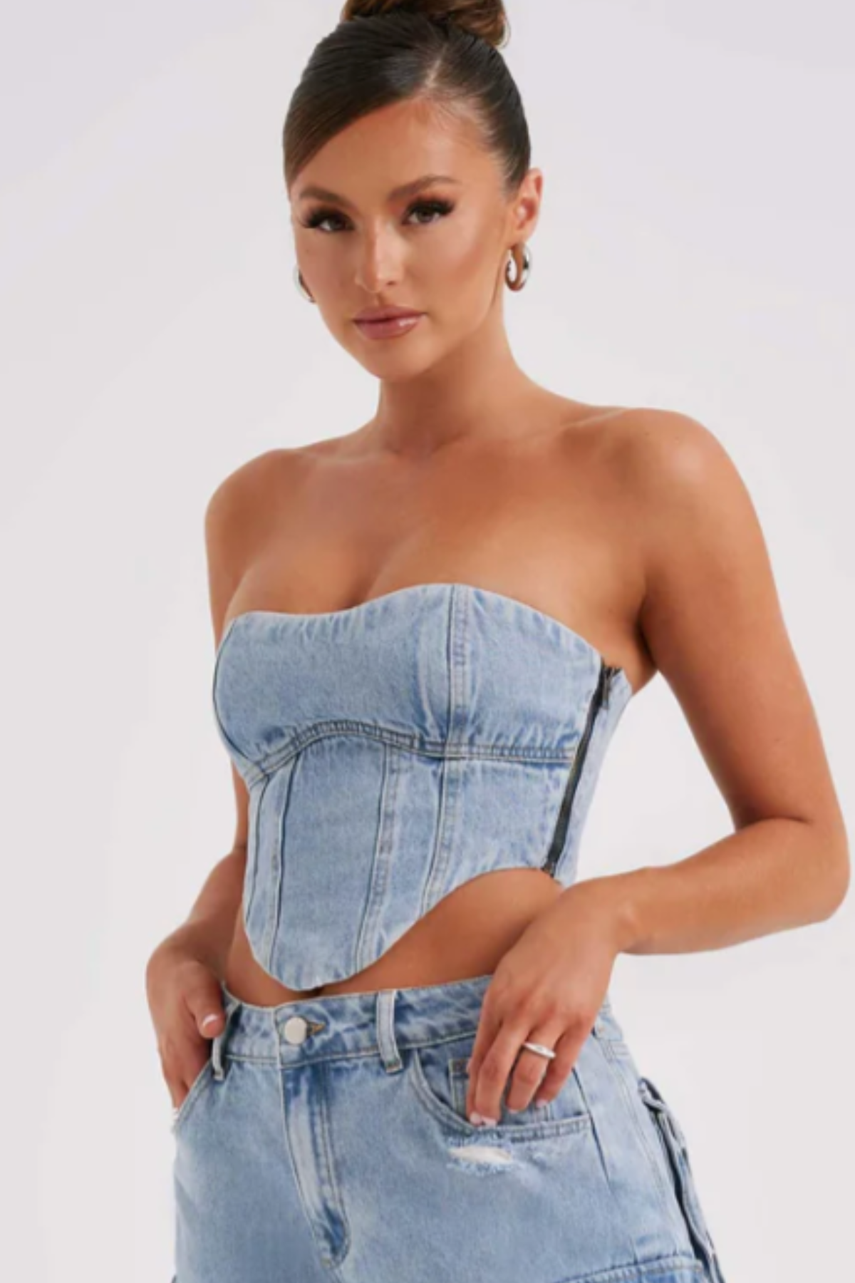 #718096